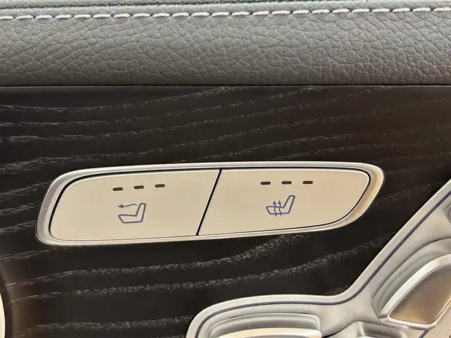 メルセデス・ベンツ Ｅ２００ カブリオレ スポーツ 群馬県 2019(令1)年 1.9万km ダイヤモンドホワイト レーダーセーフティーパッケージ/・アクティブブレーキアシスト/・レーンチェンジアシスト/・ブラインドスポットアシスト/・アダプティブクルーズコントロール/・クリアランスソナー/・オートマチックハイビーム/Burmesterサウンド/純正ナビ/　　フルセグTV/    BT/SD/USB/AM/FM/AppleCarPlay/全方位カメラ/LEDオートライト/本革シート/パワーシート/シートヒーター/エアシート/シートメモリー/純正19インチAW/パドルシフト/ステアリングスイッチ/ステアリングヒーター/電動パーキングブレーキ/アイドリングストップ/ヘッドアップディスプレイ/ビルトインETC2.0/スマートキー