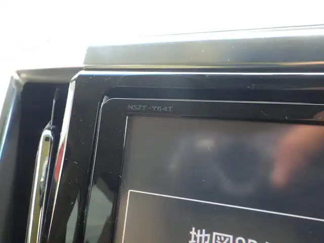 トヨタ ヴェルファイア X 千葉県 2015(平27)年 6.9万km ホワイトパールクリスタルシャイン 両側パワースライドドア/バックドアイージークローザー/9インチ純正SDナビ/地デジTV/【DVD/CD再生機能　Bluetooth接続】/バックカメラ/フリップダウンモニター/ドライブレコーダー（前後撮影）/革巻きステアリング/ステアリングスイッチ/ETC/LEDヘッドライト/フォグライト/ウインカーミラー/クリアランスソナー/純正16インチアルミホイル/サイド/カーテンエアバッグ/スマートキー
