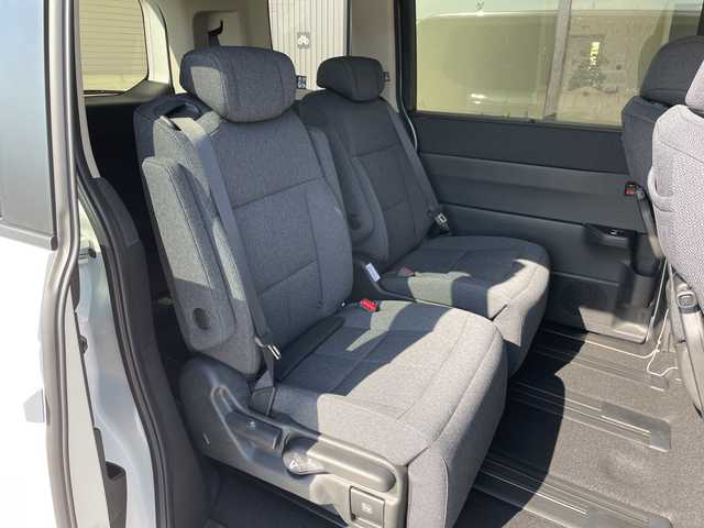 ホンダ ステップワゴン eHEV エアー EX 愛知県 2025(令7)年 0.1千km プラチナホワイトパール 登録済未使用車/純正11.4型ナビ/フリップダウンモニター１５．６型/両側パワースライドドア/レーダークルーズコントロール/シートヒーター/バックカメラ/電動リアゲート/コーナーセンサー/純正アルミホイール/ブラインドスポットモニター/LEDヘッドライト/パドルシフト/リアオートエアコン/オートマチックハイビーム/フルセグ/CD DVD/Bluetooth/ステアリングスイッチ/スマートキー/プッシュスタート