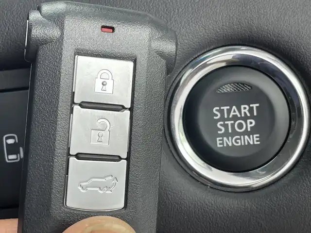 三菱 デリカＤ：５ ブラックエディション 群馬県 2025(令7)年 0.1千km ホワイトダイヤモンド 登録済未使用車　純正ＡＬＰＩＮＥ１１型ナビ　純正ＡＬＩＰＩＮＥ１２．８型後席モニター　全周囲カメラ　衝突被害軽減ブレーキ　ブラインドスポットモニター　両側電動スライドドア　シートヒーター　禁煙車