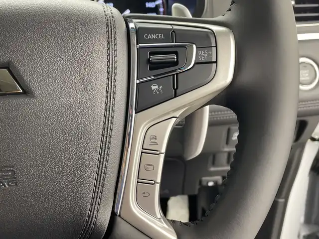 三菱 デリカＤ：５ ブラックエディション 群馬県 2025(令7)年 0.1千km ホワイトダイヤモンド 登録済未使用車　純正ＡＬＰＩＮＥ１１型ナビ　純正ＡＬＩＰＩＮＥ１２．８型後席モニター　全周囲カメラ　衝突被害軽減ブレーキ　ブラインドスポットモニター　両側電動スライドドア　シートヒーター　禁煙車