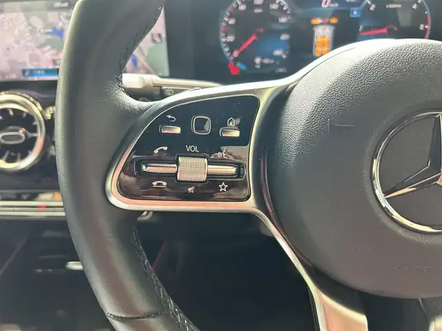 メルセデス・ベンツ Ｍ・ベンツ ＧＬＢ２００ｄ 4マチック 大阪府 2022(令4)年 2.6万km コスモスブラック レーダーセーフティP/ハーフレザー/シートヒーター/ACC/純正ナビ/TV/360度カメラ/純正18インチAW/LEDヘッドライト/アンビエントライト/電動リアゲート/クリアランスソナー/ルーフレール/ブラインドスポット/パドルシフト/ETC/ドラレコ