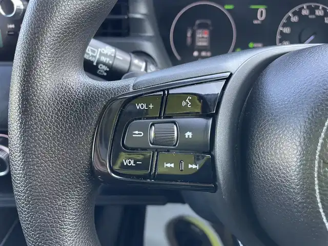 ホンダ ヴェゼル ハイブリッド e:HEV X 石川県 2022(令4)年 4.2万km パール 純正9型ナビ/フルセグTV/バックカメラ/LEDヘッドライト/ETC2.0/ドライブレコーダー/ホンダセンシング/レーダークルーズ/純正アルミホイール/スマートキー/プッシュスタート/保証書