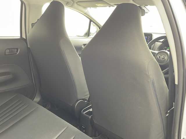 トヨタ アクア X 兵庫県 2022(令4)年 6.2万km プラチナホワイトパールマイカ ・純正ディスプレイオーディオ/・Bluetooth/Miracast/Apple car play//・トヨタセーフティセンス/・レーントレーシングアシスト/・プリクラッシュセーフティ/・ロードサインアシスト/・先行車発進告知機能/・後退速度抑制/・横滑り防止装置/・オートハイビーム/・レーダークルーズコントロール/・ステアリングリモコン/・AC100V充電/・電動格納ミラー/・社外フロアマット/・LEDヘッドライト/・プッシュスタートボタン/・スマートキー