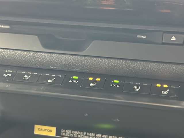 レクサス ＵＸ 250h バージョンL 宮城県 2022(令4)年 6.2万km ソニックチタニウム メーカーナビ/パノラミックビューモニター/黒レザーシート/三眼LEDヘッドランプ/パワーバックドア/シートヒーター/ベンチレーション/ステアリングヒーター/ワイヤレス充電/クリアランスソナー/レクサスセーフティ/フルセグTV/純正18インチAW/禁煙車