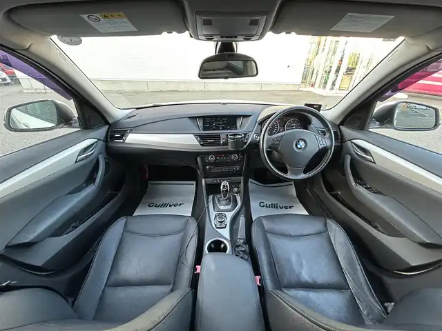 ＢＭＷ Ｘ１ xDrive 20i ファッショニスタ 山形県 2013(平25)年 12.7万km アルピンホワイトⅢ 4WD/純正HDDナビ/・AM/FM/CD/DVD/アイドリングストップ/コーナーセンサー/横滑り防止装置/盗難防止装置/LEDヘッドライト/オートライト/フロントフォグランプ/レザーシート/パワーシート（D/N席）/シートヒーター（D/N席）/バックカメラ/レーダー探知機/純正フロアマット/純正ドアバイザー