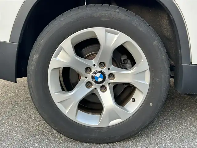 ＢＭＷ Ｘ１ xDrive 20i ファッショニスタ 山形県 2013(平25)年 12.7万km アルピンホワイトⅢ 4WD/純正HDDナビ/・AM/FM/CD/DVD/アイドリングストップ/コーナーセンサー/横滑り防止装置/盗難防止装置/LEDヘッドライト/オートライト/フロントフォグランプ/レザーシート/パワーシート（D/N席）/シートヒーター（D/N席）/バックカメラ/レーダー探知機/純正フロアマット/純正ドアバイザー