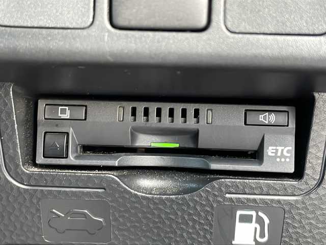 トヨタ ルーミー G－T 山口県 2022(令4)年 1.9万km レーザーブルークリスタルシャイン 純正SDナビ　【NSZT-W68T】/・フルセグTV/・Bluetooth接続/・DVD再生機能有/バックカメラ/ビルトインETC/ドライブレコーダー/スマートアシスト/・衝突警報機能/・ブレーキ制御付誤発進抑制機能/・車線逸脱警報機能/・ふらつき警報/・先行車発進お知らせ機能/・標識認識機能/・コーナーセンサー/USB入力端子/純正フロアマット/両側パワースライドドア/スマートキー/プッシュスタート/スペアキー1本/純正LEDライト/ドアバイザー/ウィンカーミラー/取り扱い説明書/保証書