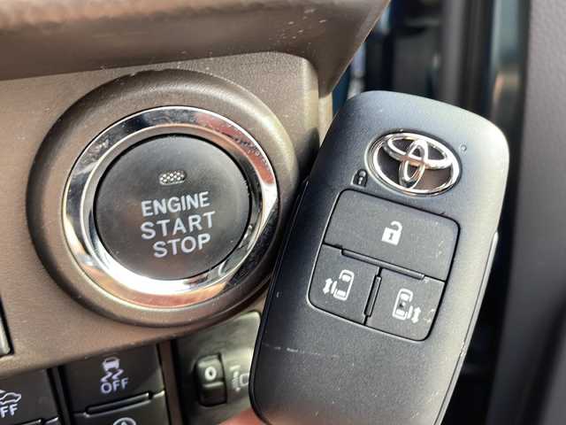 トヨタ ルーミー G－T 山口県 2022(令4)年 1.9万km レーザーブルークリスタルシャイン 純正SDナビ　【NSZT-W68T】/・フルセグTV/・Bluetooth接続/・DVD再生機能有/バックカメラ/ビルトインETC/ドライブレコーダー/スマートアシスト/・衝突警報機能/・ブレーキ制御付誤発進抑制機能/・車線逸脱警報機能/・ふらつき警報/・先行車発進お知らせ機能/・標識認識機能/・コーナーセンサー/USB入力端子/純正フロアマット/両側パワースライドドア/スマートキー/プッシュスタート/スペアキー1本/純正LEDライト/ドアバイザー/ウィンカーミラー/取り扱い説明書/保証書