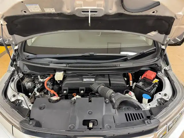 ホンダ ステップワゴン スパーダ ハイブリッド G EX ホンダセンシング 群馬県 2018(平30)年 8万km スーパープラチナメタリック ホンダセンシング/・衝突軽減ブレーキ/・クルーズコントロール/・オートライト/・レーンキープアシスト/・横滑り防止/メーカー純正10インチナビ/・AM/FM/フルセグTV/・Bluetooth/USB/・CD/DVD/CD/MSV/バックカメラ/両側電動スライドドア/電動パーキング/オートホールド/LEDヘッドライト/LEDフォグランプ/前後ドライブレコーダー/ETC/前席シートヒーター/ヒーターミラー/純正フロアマット/純正ドアバイザー/スマートキー/プッシュスタート