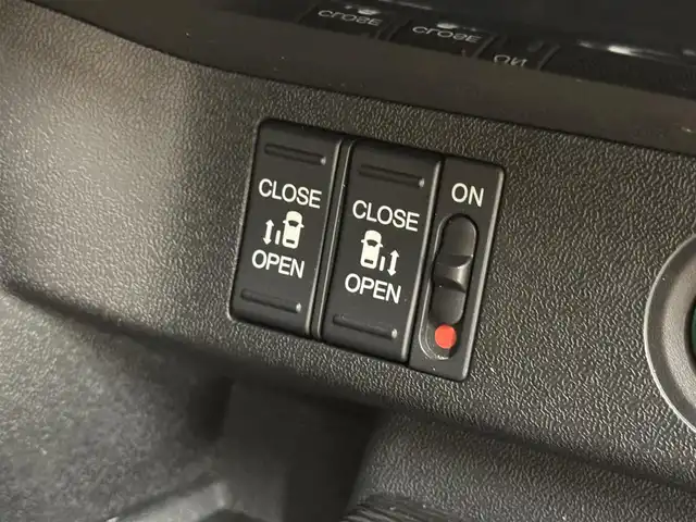 ホンダ ステップワゴン スパーダ ハイブリッド G EX ホンダセンシング 群馬県 2018(平30)年 8万km スーパープラチナメタリック ホンダセンシング/・衝突軽減ブレーキ/・クルーズコントロール/・オートライト/・レーンキープアシスト/・横滑り防止/メーカー純正10インチナビ/・AM/FM/フルセグTV/・Bluetooth/USB/・CD/DVD/CD/MSV/バックカメラ/両側電動スライドドア/電動パーキング/オートホールド/LEDヘッドライト/LEDフォグランプ/前後ドライブレコーダー/ETC/前席シートヒーター/ヒーターミラー/純正フロアマット/純正ドアバイザー/スマートキー/プッシュスタート