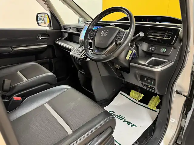 ホンダ ステップワゴン スパーダ ハイブリッド G EX ホンダセンシング 群馬県 2018(平30)年 8万km スーパープラチナメタリック ホンダセンシング/・衝突軽減ブレーキ/・クルーズコントロール/・オートライト/・レーンキープアシスト/・横滑り防止/メーカー純正10インチナビ/・AM/FM/フルセグTV/・Bluetooth/USB/・CD/DVD/CD/MSV/バックカメラ/両側電動スライドドア/電動パーキング/オートホールド/LEDヘッドライト/LEDフォグランプ/前後ドライブレコーダー/ETC/前席シートヒーター/ヒーターミラー/純正フロアマット/純正ドアバイザー/スマートキー/プッシュスタート