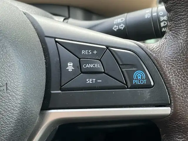 日産 セレナ ハイウェイスター G プロパイロットED 奈良県 2016(平28)年 6万km ブリリアントホワイトパール 純正9インチナビ（MM516D-L）/（フルセグ/BT/CD/DVD）/carrozzeria10インチフリップダウンモニター/（TVM-FW1020）/プロパイロット/バックカメラ/前後コーナーセンサー/衝突軽減システム/レーンキープアシスト/両側パワースライドドア/ハーフレザーシート（ブラウンXベージュ）/前席シートヒーター/後席サンシェード/LEDヘッドライト/オートライト/前方ドライブレコーダー/純正16インチAW/取り扱い説明書/スペアキーX1