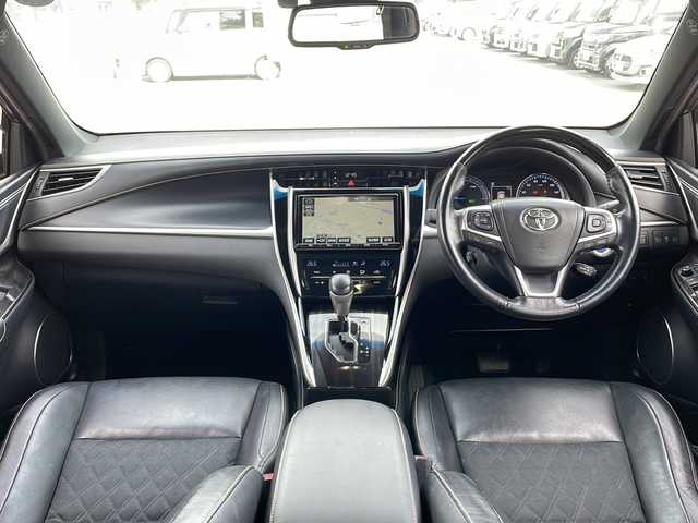 トヨタ ハリアー ハイブリッド プレミアム 富山県 2017(平29)年 12.5万km ホワイトパールクリスタルシャイン 禁煙車/４ＷＤ/ハーフレザー/ディーラーオプション９インチナビ/型式：NS2T-Y66T/【フルセグＴＶ/Bluetooth/CD/DVD/SD】/ビルトインＥＴＣ/運転席側パワーシート/クルーズコントロール追従機能有/バックカメラ/プッシュスタート/フォグランプ/純正フロアマット/純正アルミホイール/LEDヘッドライト