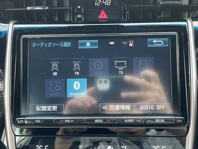 トヨタ ハリアー ハイブリッド プレミアム 富山県 2017(平29)年 12.5万km ホワイトパールクリスタルシャイン 禁煙車/４ＷＤ/ハーフレザー/ディーラーオプション９インチナビ/型式：NS2T-Y66T/【フルセグＴＶ/Bluetooth/CD/DVD/SD】/ビルトインＥＴＣ/運転席側パワーシート/クルーズコントロール追従機能有/バックカメラ/プッシュスタート/フォグランプ/純正フロアマット/純正アルミホイール/LEDヘッドライト