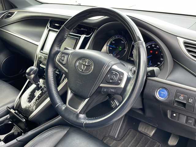 トヨタ ハリアー ハイブリッド プレミアム 富山県 2017(平29)年 12.5万km ホワイトパールクリスタルシャイン 禁煙車/４ＷＤ/ハーフレザー/ディーラーオプション９インチナビ/型式：NS2T-Y66T/【フルセグＴＶ/Bluetooth/CD/DVD/SD】/ビルトインＥＴＣ/運転席側パワーシート/クルーズコントロール追従機能有/バックカメラ/プッシュスタート/フォグランプ/純正フロアマット/純正アルミホイール/LEDヘッドライト