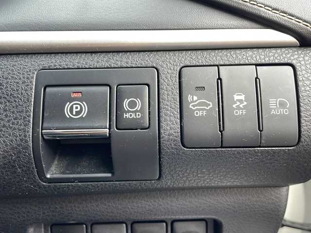 トヨタ ハリアー ハイブリッド プレミアム 富山県 2017(平29)年 12.5万km ホワイトパールクリスタルシャイン 禁煙車/４ＷＤ/ハーフレザー/ディーラーオプション９インチナビ/型式：NS2T-Y66T/【フルセグＴＶ/Bluetooth/CD/DVD/SD】/ビルトインＥＴＣ/運転席側パワーシート/クルーズコントロール追従機能有/バックカメラ/プッシュスタート/フォグランプ/純正フロアマット/純正アルミホイール/LEDヘッドライト