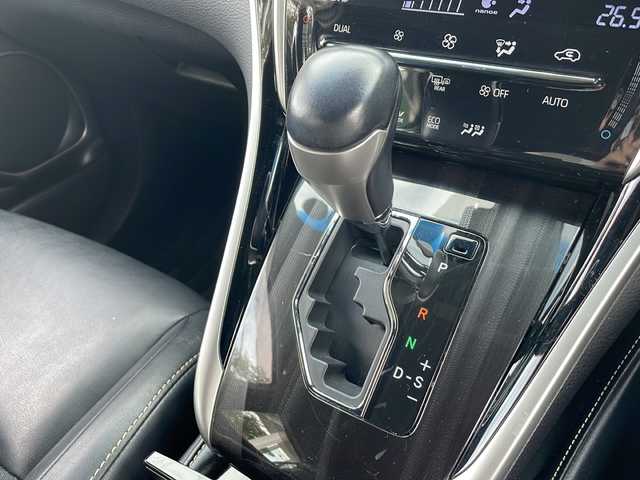 トヨタ ハリアー ハイブリッド プレミアム 富山県 2017(平29)年 12.5万km ホワイトパールクリスタルシャイン 禁煙車/４ＷＤ/ハーフレザー/ディーラーオプション９インチナビ/型式：NS2T-Y66T/【フルセグＴＶ/Bluetooth/CD/DVD/SD】/ビルトインＥＴＣ/運転席側パワーシート/クルーズコントロール追従機能有/バックカメラ/プッシュスタート/フォグランプ/純正フロアマット/純正アルミホイール/LEDヘッドライト