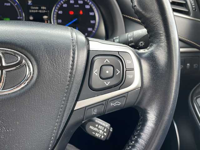 トヨタ ハリアー ハイブリッド プレミアム 富山県 2017(平29)年 12.5万km ホワイトパールクリスタルシャイン 禁煙車/４ＷＤ/ハーフレザー/ディーラーオプション９インチナビ/型式：NS2T-Y66T/【フルセグＴＶ/Bluetooth/CD/DVD/SD】/ビルトインＥＴＣ/運転席側パワーシート/クルーズコントロール追従機能有/バックカメラ/プッシュスタート/フォグランプ/純正フロアマット/純正アルミホイール/LEDヘッドライト