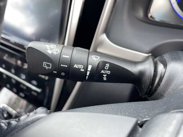 トヨタ ハリアー ハイブリッド プレミアム 富山県 2017(平29)年 12.5万km ホワイトパールクリスタルシャイン 禁煙車/４ＷＤ/ハーフレザー/ディーラーオプション９インチナビ/型式：NS2T-Y66T/【フルセグＴＶ/Bluetooth/CD/DVD/SD】/ビルトインＥＴＣ/運転席側パワーシート/クルーズコントロール追従機能有/バックカメラ/プッシュスタート/フォグランプ/純正フロアマット/純正アルミホイール/LEDヘッドライト