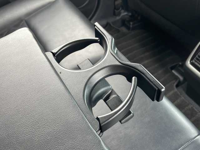 トヨタ ハリアー ハイブリッド プレミアム 富山県 2017(平29)年 12.5万km ホワイトパールクリスタルシャイン 禁煙車/４ＷＤ/ハーフレザー/ディーラーオプション９インチナビ/型式：NS2T-Y66T/【フルセグＴＶ/Bluetooth/CD/DVD/SD】/ビルトインＥＴＣ/運転席側パワーシート/クルーズコントロール追従機能有/バックカメラ/プッシュスタート/フォグランプ/純正フロアマット/純正アルミホイール/LEDヘッドライト