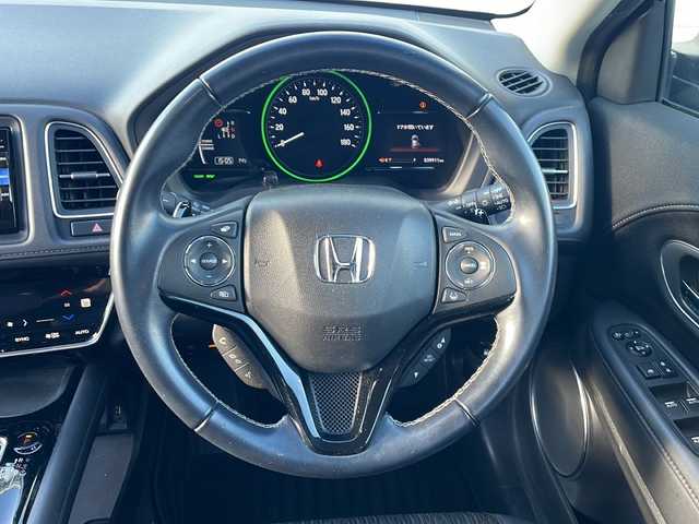 ホンダ ヴェゼル ハイブリッド Z ホンダセンシング 三重県 2019(平31)年 4万km ルーセブラックM 純正ナビ/バックカメラ/純正ドラレコ/純正ビルトインＥＴＣ/シートヒーター/追従クルーズコントロール/レーンキープアシスト/先行車発進告知/標識認識システム/衝突軽減ブレーキ/パドルシフト/ハーフレザーシート/ＬＥＤオートライト/フォグライト/寒冷地仕様/純正ＡＷ/電動格納ミラー/禁煙車