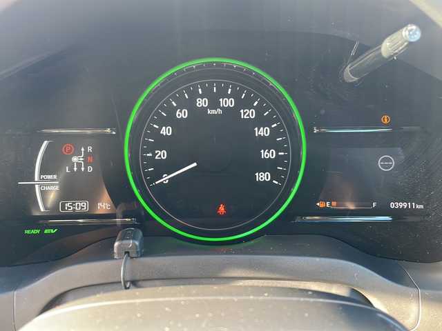 ホンダ ヴェゼル ハイブリッド Z ホンダセンシング 三重県 2019(平31)年 4万km ルーセブラックM 純正ナビ/バックカメラ/純正ドラレコ/純正ビルトインＥＴＣ/シートヒーター/追従クルーズコントロール/レーンキープアシスト/先行車発進告知/標識認識システム/衝突軽減ブレーキ/パドルシフト/ハーフレザーシート/ＬＥＤオートライト/フォグライト/寒冷地仕様/純正ＡＷ/電動格納ミラー/禁煙車