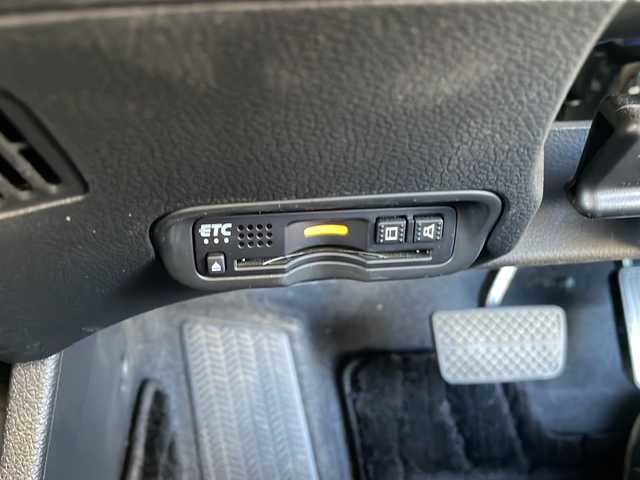 ホンダ ヴェゼル ハイブリッド Z ホンダセンシング 三重県 2019(平31)年 4万km ルーセブラックM 純正ナビ/バックカメラ/純正ドラレコ/純正ビルトインＥＴＣ/シートヒーター/追従クルーズコントロール/レーンキープアシスト/先行車発進告知/標識認識システム/衝突軽減ブレーキ/パドルシフト/ハーフレザーシート/ＬＥＤオートライト/フォグライト/寒冷地仕様/純正ＡＷ/電動格納ミラー/禁煙車