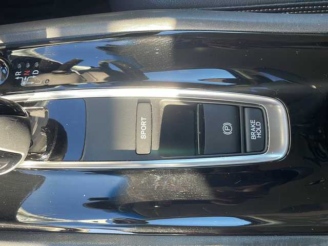 ホンダ ヴェゼル ハイブリッド Z ホンダセンシング 三重県 2019(平31)年 4万km ルーセブラックM 純正ナビ/バックカメラ/純正ドラレコ/純正ビルトインＥＴＣ/シートヒーター/追従クルーズコントロール/レーンキープアシスト/先行車発進告知/標識認識システム/衝突軽減ブレーキ/パドルシフト/ハーフレザーシート/ＬＥＤオートライト/フォグライト/寒冷地仕様/純正ＡＷ/電動格納ミラー/禁煙車