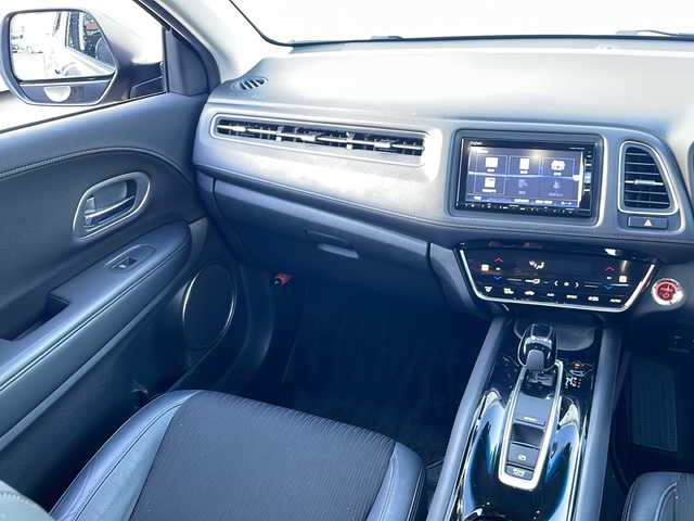 ホンダ ヴェゼル ハイブリッド Z ホンダセンシング 三重県 2019(平31)年 4万km ルーセブラックM 純正ナビ/バックカメラ/純正ドラレコ/純正ビルトインＥＴＣ/シートヒーター/追従クルーズコントロール/レーンキープアシスト/先行車発進告知/標識認識システム/衝突軽減ブレーキ/パドルシフト/ハーフレザーシート/ＬＥＤオートライト/フォグライト/寒冷地仕様/純正ＡＷ/電動格納ミラー/禁煙車