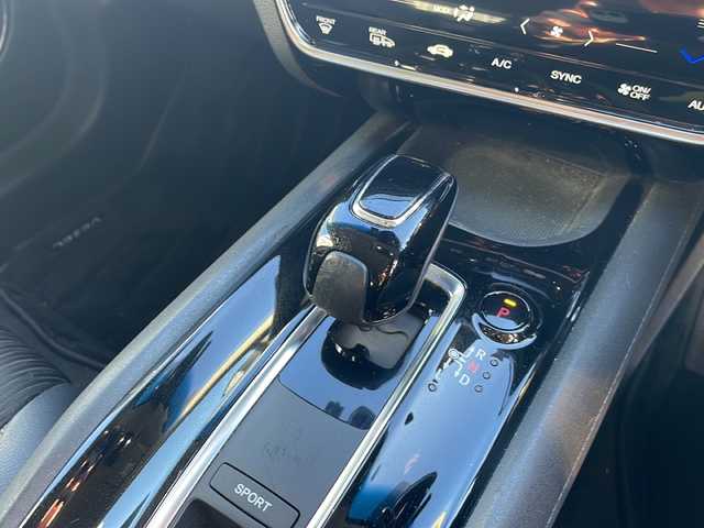 ホンダ ヴェゼル ハイブリッド Z ホンダセンシング 三重県 2019(平31)年 4万km ルーセブラックM 純正ナビ/バックカメラ/純正ドラレコ/純正ビルトインＥＴＣ/シートヒーター/追従クルーズコントロール/レーンキープアシスト/先行車発進告知/標識認識システム/衝突軽減ブレーキ/パドルシフト/ハーフレザーシート/ＬＥＤオートライト/フォグライト/寒冷地仕様/純正ＡＷ/電動格納ミラー/禁煙車