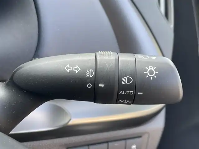 トヨタ アクア Z 滋賀県 2022(令4)年 2.6万km クリアベージュメタリック 純正10.5型ディスプレイオーディオ/（BT/USB）/トヨタセーフティセンス/・プリクラッシュセーフティ（PCS）/・レーントレーシングアシスト（LTA）/・レーダークルーズコントロール（全車速追従機能付）/・ロードサインアシスト（RSA）/・オートマチックハイビーム（AHB）/・先行車発進告知機能/パーキングサポートブレーキ/クリアランスソナー/ブラインドスポットモニター（BSM）/アドバンスト パーク（駐車支援システム）/バック/フロント/サイドカメラ/ビルトインETC/ハーフレザーシート/D席パワーシート/前席シートヒーター/ステアリングヒーター/AC100V/LEDヘッドライト/純正フロアマット/純正15インチAW