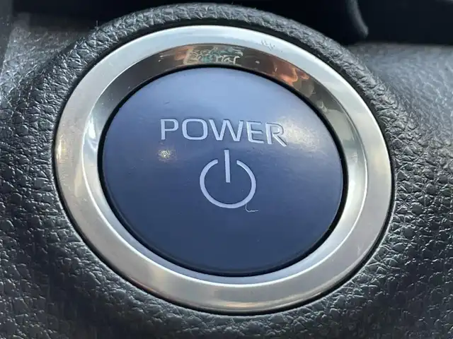 トヨタ アクア Z 滋賀県 2022(令4)年 2.6万km クリアベージュメタリック 純正10.5型ディスプレイオーディオ/（BT/USB）/トヨタセーフティセンス/・プリクラッシュセーフティ（PCS）/・レーントレーシングアシスト（LTA）/・レーダークルーズコントロール（全車速追従機能付）/・ロードサインアシスト（RSA）/・オートマチックハイビーム（AHB）/・先行車発進告知機能/パーキングサポートブレーキ/クリアランスソナー/ブラインドスポットモニター（BSM）/アドバンスト パーク（駐車支援システム）/バック/フロント/サイドカメラ/ビルトインETC/ハーフレザーシート/D席パワーシート/前席シートヒーター/ステアリングヒーター/AC100V/LEDヘッドライト/純正フロアマット/純正15インチAW