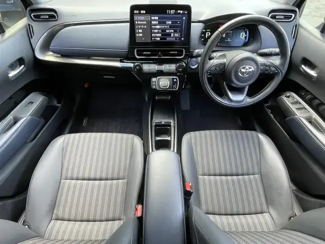 トヨタ アクア Z 滋賀県 2022(令4)年 2.6万km クリアベージュメタリック 純正10.5型ディスプレイオーディオ/（BT/USB）/トヨタセーフティセンス/・プリクラッシュセーフティ（PCS）/・レーントレーシングアシスト（LTA）/・レーダークルーズコントロール（全車速追従機能付）/・ロードサインアシスト（RSA）/・オートマチックハイビーム（AHB）/・先行車発進告知機能/パーキングサポートブレーキ/クリアランスソナー/ブラインドスポットモニター（BSM）/アドバンスト パーク（駐車支援システム）/バック/フロント/サイドカメラ/ビルトインETC/ハーフレザーシート/D席パワーシート/前席シートヒーター/ステアリングヒーター/AC100V/LEDヘッドライト/純正フロアマット/純正15インチAW