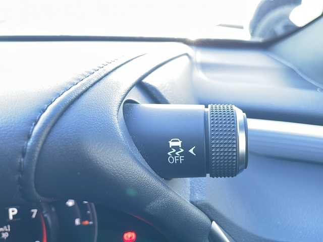 レクサス ＥＳ 300h Fスポーツ 三重県 2019(令1)年 3万km グラファイトブラックガラスフレーク 純正１２．３型ナビ/サンルーフ/純正デジタルインナーミラー/ＢＳＭ/レーダークルーズコントロール/純正ビルトインＥＴＣ２．０/バックカメラ/電動リアゲート/シートヒーター/ステアリングヒーター/革巻きステアリング/パドルシフト/パワーシート/メモリーシート/赤レザーシート/ベンチレーション/レーンキープアシスト/コーナーセンサー/衝突被害軽減システム/盗難防止装置/三眼LEDヘッドライト/オートライト/オートマチックハイビーム/フォグランプ/電動格納ミラー/禁煙車