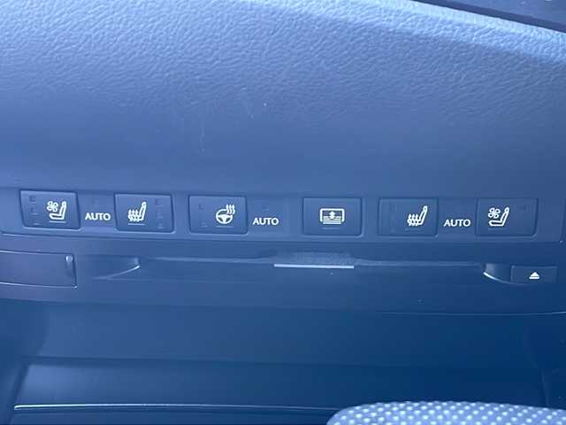 レクサス ＥＳ 300h Fスポーツ 三重県 2019(令1)年 3万km グラファイトブラックガラスフレーク 純正１２．３型ナビ/サンルーフ/純正デジタルインナーミラー/ＢＳＭ/レーダークルーズコントロール/純正ビルトインＥＴＣ２．０/バックカメラ/電動リアゲート/シートヒーター/ステアリングヒーター/革巻きステアリング/パドルシフト/パワーシート/メモリーシート/赤レザーシート/ベンチレーション/レーンキープアシスト/コーナーセンサー/衝突被害軽減システム/盗難防止装置/三眼LEDヘッドライト/オートライト/オートマチックハイビーム/フォグランプ/電動格納ミラー/禁煙車