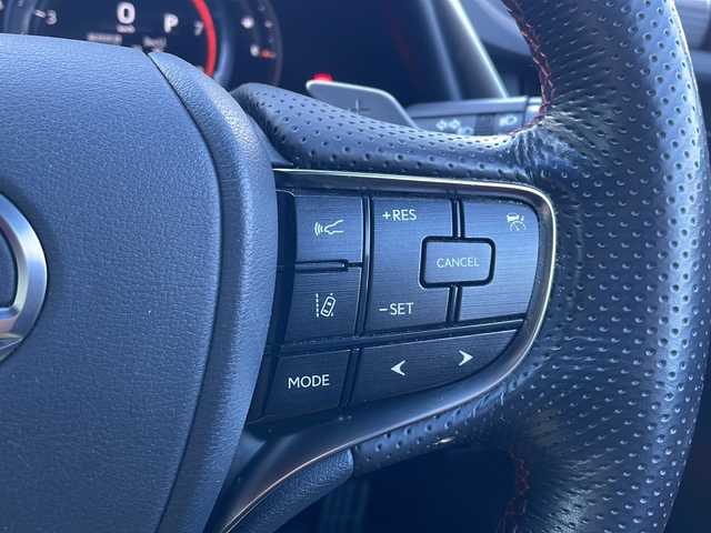 レクサス ＥＳ 300h Fスポーツ 三重県 2019(令1)年 3万km グラファイトブラックガラスフレーク 純正１２．３型ナビ/サンルーフ/純正デジタルインナーミラー/ＢＳＭ/レーダークルーズコントロール/純正ビルトインＥＴＣ２．０/バックカメラ/電動リアゲート/シートヒーター/ステアリングヒーター/革巻きステアリング/パドルシフト/パワーシート/メモリーシート/赤レザーシート/ベンチレーション/レーンキープアシスト/コーナーセンサー/衝突被害軽減システム/盗難防止装置/三眼LEDヘッドライト/オートライト/オートマチックハイビーム/フォグランプ/電動格納ミラー/禁煙車