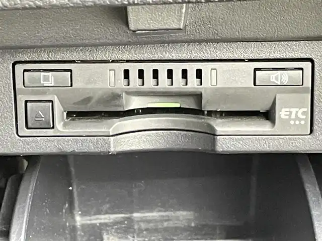 トヨタ アルファードハイブリット G Fパッケージ 千葉県 2017(平29)年 3万km ブラック 禁煙車/4WD/純正ディスプレイオーディオナビ/・CD/DVD/BT/フルセグTV/12.1型フリップダウンモニター/バックカメラ/両側パワースライドドア/プリクラッシュセーフティ/インテリジェントクリアランスソナー/レザーシート/前席パワーシート/前席シートヒーター/レーダークルーズコントロール/LEDヘッドライト/オートハイビーム/フォグランプ/パワーバックドア/ビルトインETC/AC100V1500W電源/スマートキー/純正17インチアルミホイール