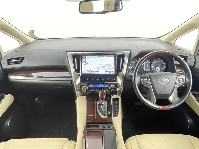 トヨタ アルファードハイブリット G Fパッケージ 千葉県 2017(平29)年 3万km ブラック 禁煙車/4WD/純正ディスプレイオーディオナビ/・CD/DVD/BT/フルセグTV/12.1型フリップダウンモニター/バックカメラ/両側パワースライドドア/プリクラッシュセーフティ/インテリジェントクリアランスソナー/レザーシート/前席パワーシート/前席シートヒーター/レーダークルーズコントロール/LEDヘッドライト/オートハイビーム/フォグランプ/パワーバックドア/ビルトインETC/AC100V1500W電源/スマートキー/純正17インチアルミホイール