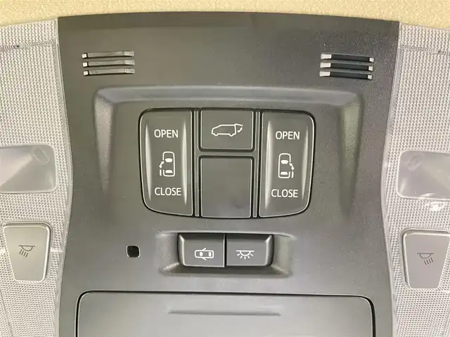 トヨタ アルファードハイブリット G Fパッケージ 千葉県 2017(平29)年 3万km ブラック 禁煙車/4WD/純正ディスプレイオーディオナビ/・CD/DVD/BT/フルセグTV/12.1型フリップダウンモニター/バックカメラ/両側パワースライドドア/プリクラッシュセーフティ/インテリジェントクリアランスソナー/レザーシート/前席パワーシート/前席シートヒーター/レーダークルーズコントロール/LEDヘッドライト/オートハイビーム/フォグランプ/パワーバックドア/ビルトインETC/AC100V1500W電源/スマートキー/純正17インチアルミホイール