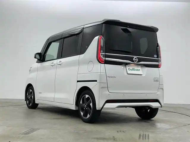 日産 ルークス ハイウェイスター X 岡山県 2021(令3)年 1.6万km チタニウムグレーM/シルキーホワイト 純正9インチナビ/【Bluetooth/フルセグTV/CD/DVD】/型番:MM321D-L/全方位カメラ　/衝突軽減ブレーキ/オートハイビーム　/踏み間違い防止　/コーナーセンサー（前後）/両側パワースライドドア　/レーンアシスト　/フレセグＴＶ/純正ドライブレコーダー前側/ＬＥＤヘッドライト/ビルトインＥＴＣ/プッシュスタート/スマートキー×2/取扱説明書/ナビ取扱説明書