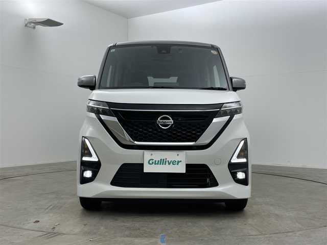 日産 ルークス ハイウェイスター X 岡山県 2021(令3)年 1.6万km チタニウムグレーM/シルキーホワイト 純正9インチナビ/【Bluetooth/フルセグTV/CD/DVD】/型番:MM321D-L/全方位カメラ　/衝突軽減ブレーキ/オートハイビーム　/踏み間違い防止　/コーナーセンサー（前後）/両側パワースライドドア　/レーンアシスト　/フレセグＴＶ/純正ドライブレコーダー前側/ＬＥＤヘッドライト/ビルトインＥＴＣ/プッシュスタート/スマートキー×2/取扱説明書/ナビ取扱説明書