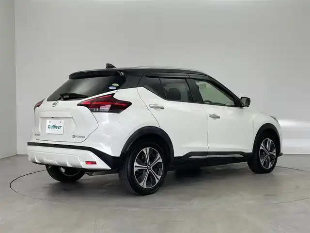 日産 キックス X 埼玉県 2021(令3)年 1.9万km ブリリアントホワイトパール/ピュアブラック 2トーン 純正９インチナビ　全周囲モニター　プロパイロット　Ｂｌｕｅｔｏｏｔｈ　フルセグＴＶ　ＥＴＣ　純正ドライブレコーダー（前後）　ＬＥＤヘッドライト　電子インナーミラー　コーナーセンサー　スマートキー　プッシュスタート　ドアバイザー　純正１７インチアルミホイール　オートライト　