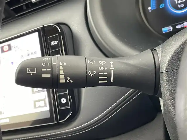 日産 キックス X 埼玉県 2021(令3)年 1.9万km ブリリアントホワイトパール/ピュアブラック 2トーン 純正９インチナビ　全周囲モニター　プロパイロット　Ｂｌｕｅｔｏｏｔｈ　フルセグＴＶ　ＥＴＣ　純正ドライブレコーダー（前後）　ＬＥＤヘッドライト　電子インナーミラー　コーナーセンサー　スマートキー　プッシュスタート　ドアバイザー　純正１７インチアルミホイール　オートライト　