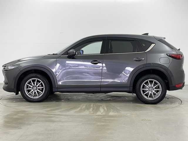 マツダ ＣＸ－５ XD エクスクルーシブモード 道央・札幌 2021(令3)年 9.3万km マシーングレープレミアムM ・純正ナビ&BT&USB/・パワーリフトゲート/・ダイナミック・スタビリティ・コントロールシステム/・アドバンスト・スマート・シティ・ブレーキ・サポート/・スマート・シティ・ブレーキ・サポート/・リアパーキングセンサー/・スマート・ブレーキ・サポート&マツダ・レーダー・クルーズ・ コントロール/・車線逸脱警報システム/・レーンキープアシスト/・車間認知支援システム/・ブラインド・スポット・モニタリング/・ドライバー・アテンション・アラート/・交通標識認識システム/・360°ビュー・モニター＋フロントパーキングセンサー/・電動パーキングブレーキ/・オートブレーキホールド/・BOSEプレミアムサウンド/・社外前後ドライブレコーダー/・ビルトインETC/・前席パワーシート/・全席シートヒーター/・レザーシート/・ステアリングヒーター/・パドルシフト/・ステアリングスイッチ/・電動格納ミラー/・ドアミラーヒーター/・純正フロアマット/・プッシュスタート/・LEDヘッドライト/・オートライト/・スマートキー/・保証書/・取扱説明書/・純正19インチAW夏タイヤ積込