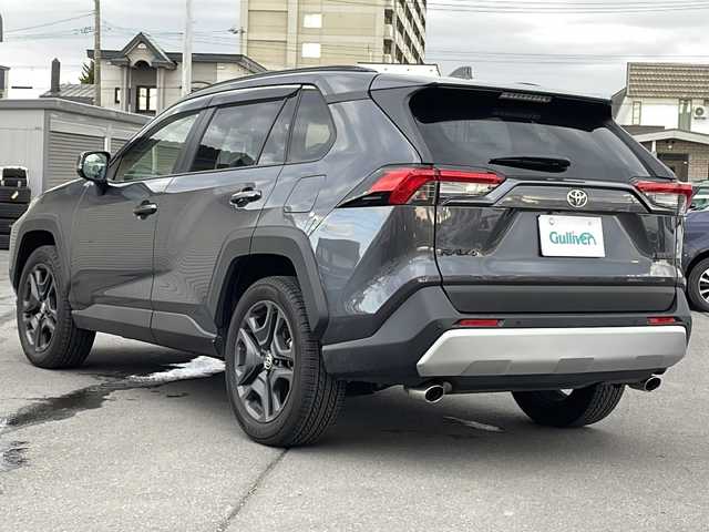 トヨタ ＲＡＶ４ アドベンチャー 道北・旭川 2024(令6)年 1.5万km グレーメタリック 4WD/10.5インチディスプレイオーディオ/ BT/USB/フルセグ/コネクティッドナビ/パノラミックビューモニター/デジタルインナーミラー /PCS/LTA/ACC/BSM/RCTA/PKSB/RSA/クリアランスソナー /革シート/運転席メモリ付パワーシート /シートヒーター /エアシート /ステアリングヒーター/ビルトインETC2.0/ドライブレコーダー/オートハイビーム/オートライト/LEDヘッドライト/フォグライト/オートリトラミラー /ナノイーX/純正フロアマット/ドアバイザー/純正ラゲッジマット