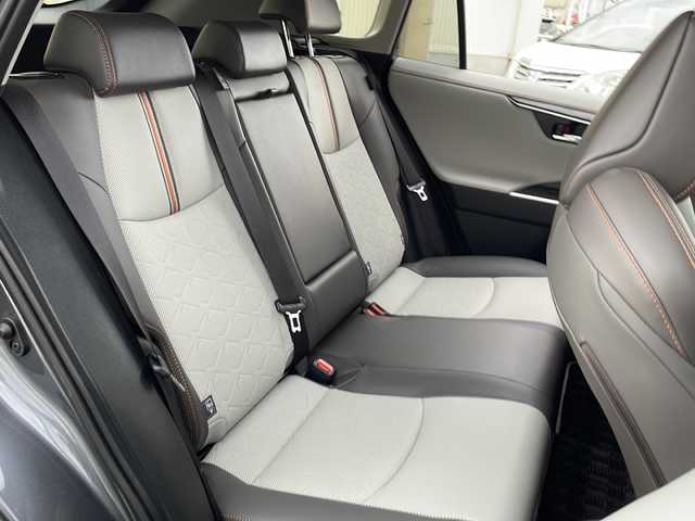 トヨタ ＲＡＶ４ アドベンチャー 道北・旭川 2024(令6)年 1.5万km グレーメタリック 4WD/10.5インチディスプレイオーディオ/ BT/USB/フルセグ/コネクティッドナビ/パノラミックビューモニター/デジタルインナーミラー /PCS/LTA/ACC/BSM/RCTA/PKSB/RSA/クリアランスソナー /革シート/運転席メモリ付パワーシート /シートヒーター /エアシート /ステアリングヒーター/ビルトインETC2.0/ドライブレコーダー/オートハイビーム/オートライト/LEDヘッドライト/フォグライト/オートリトラミラー /ナノイーX/純正フロアマット/ドアバイザー/純正ラゲッジマット