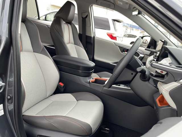 トヨタ ＲＡＶ４ アドベンチャー 道北・旭川 2024(令6)年 1.5万km グレーメタリック 4WD/10.5インチディスプレイオーディオ/ BT/USB/フルセグ/コネクティッドナビ/パノラミックビューモニター/デジタルインナーミラー /PCS/LTA/ACC/BSM/RCTA/PKSB/RSA/クリアランスソナー /革シート/運転席メモリ付パワーシート /シートヒーター /エアシート /ステアリングヒーター/ビルトインETC2.0/ドライブレコーダー/オートハイビーム/オートライト/LEDヘッドライト/フォグライト/オートリトラミラー /ナノイーX/純正フロアマット/ドアバイザー/純正ラゲッジマット