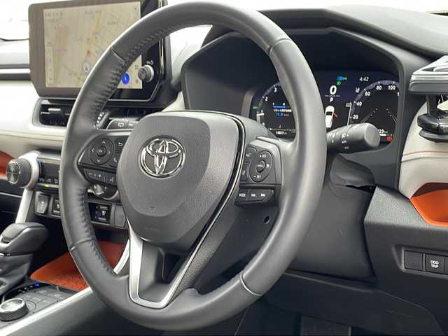 トヨタ ＲＡＶ４ アドベンチャー 道北・旭川 2024(令6)年 1.5万km グレーメタリック 4WD/10.5インチディスプレイオーディオ/ BT/USB/フルセグ/コネクティッドナビ/パノラミックビューモニター/デジタルインナーミラー /PCS/LTA/ACC/BSM/RCTA/PKSB/RSA/クリアランスソナー /革シート/運転席メモリ付パワーシート /シートヒーター /エアシート /ステアリングヒーター/ビルトインETC2.0/ドライブレコーダー/オートハイビーム/オートライト/LEDヘッドライト/フォグライト/オートリトラミラー /ナノイーX/純正フロアマット/ドアバイザー/純正ラゲッジマット