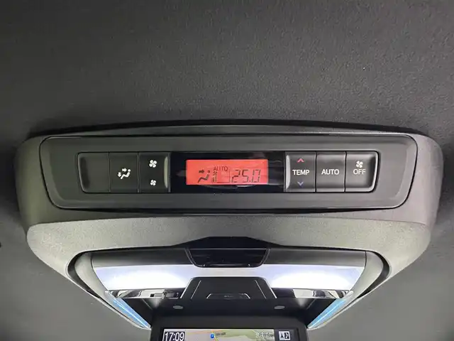 トヨタ ヴォクシー ZS 煌 佐賀県 2018(平30)年 7.9万km ホワイトパールクリスタルシャイン アルパイン11インチナビ/アルパイン11.4インチフリップダウンモニター/モデリスタエアロ（フロント・サイド・リア）/シグネチャーイルミブレード/バックカメラ/両側パワースライドドア/パノラミックライブサウンドシステム/Toyota Safety Sense C/プリクラッシュセーフティシステム/（レーザーレーダー＋単眼カメラ方式）/レーンディパーチャーアラート/オートマチックハイビーム/クルーズコントロール/LEDヘッドライト/LEDフォグランプ